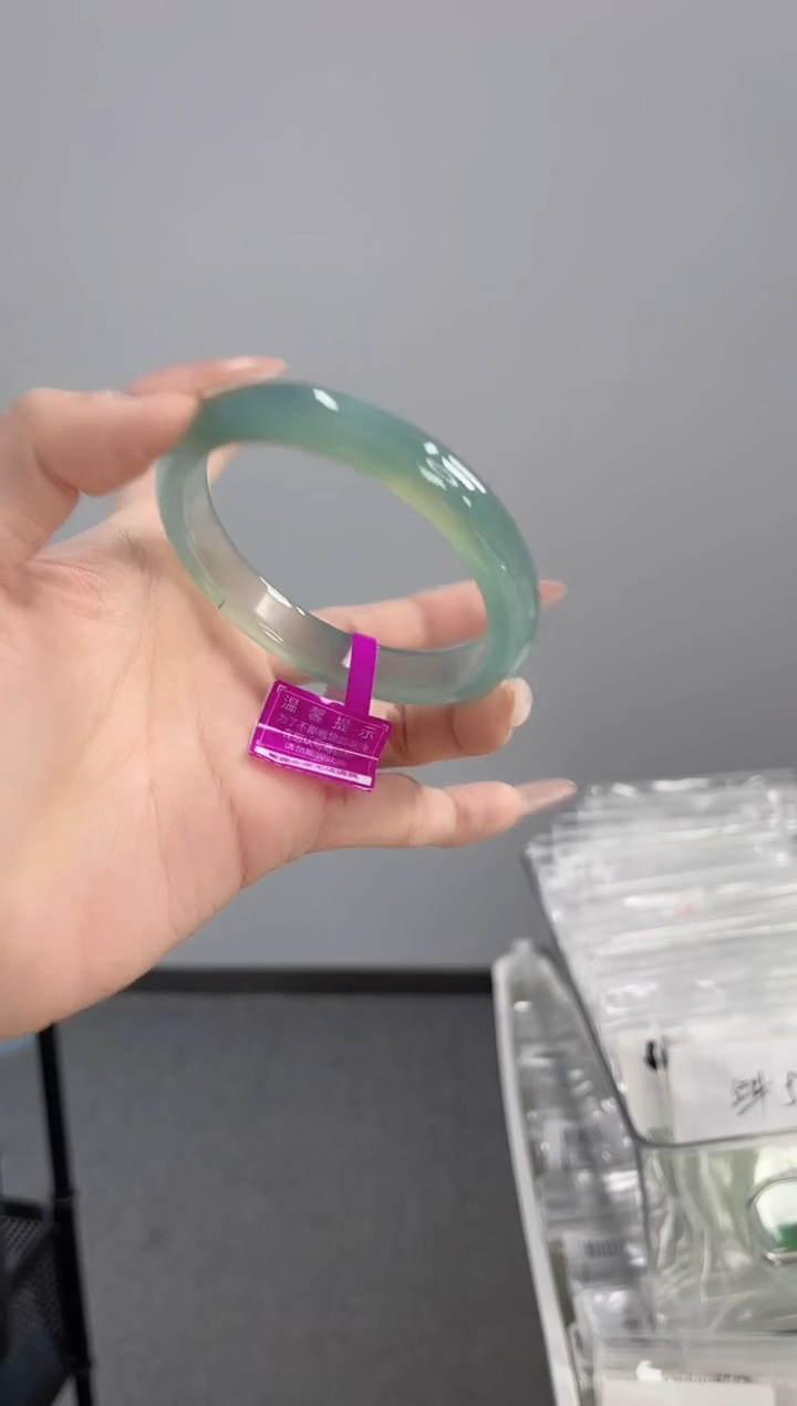 【闪购商品】玛瑙/玉髓手镯未镶嵌58-59圈