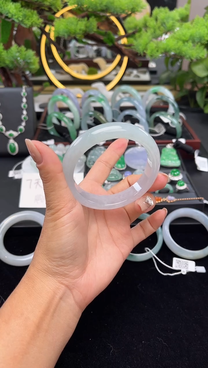 未镶嵌手镯翡翠手镯