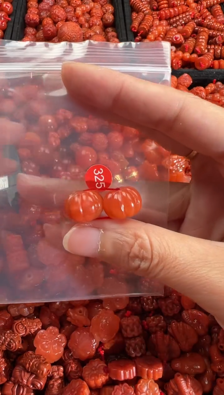 【闪购商品】南红玛瑙未镶嵌颈饰1