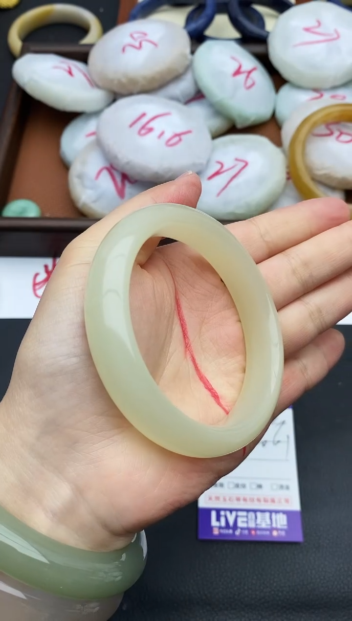 未镶嵌手镯石英质玉84+60/61