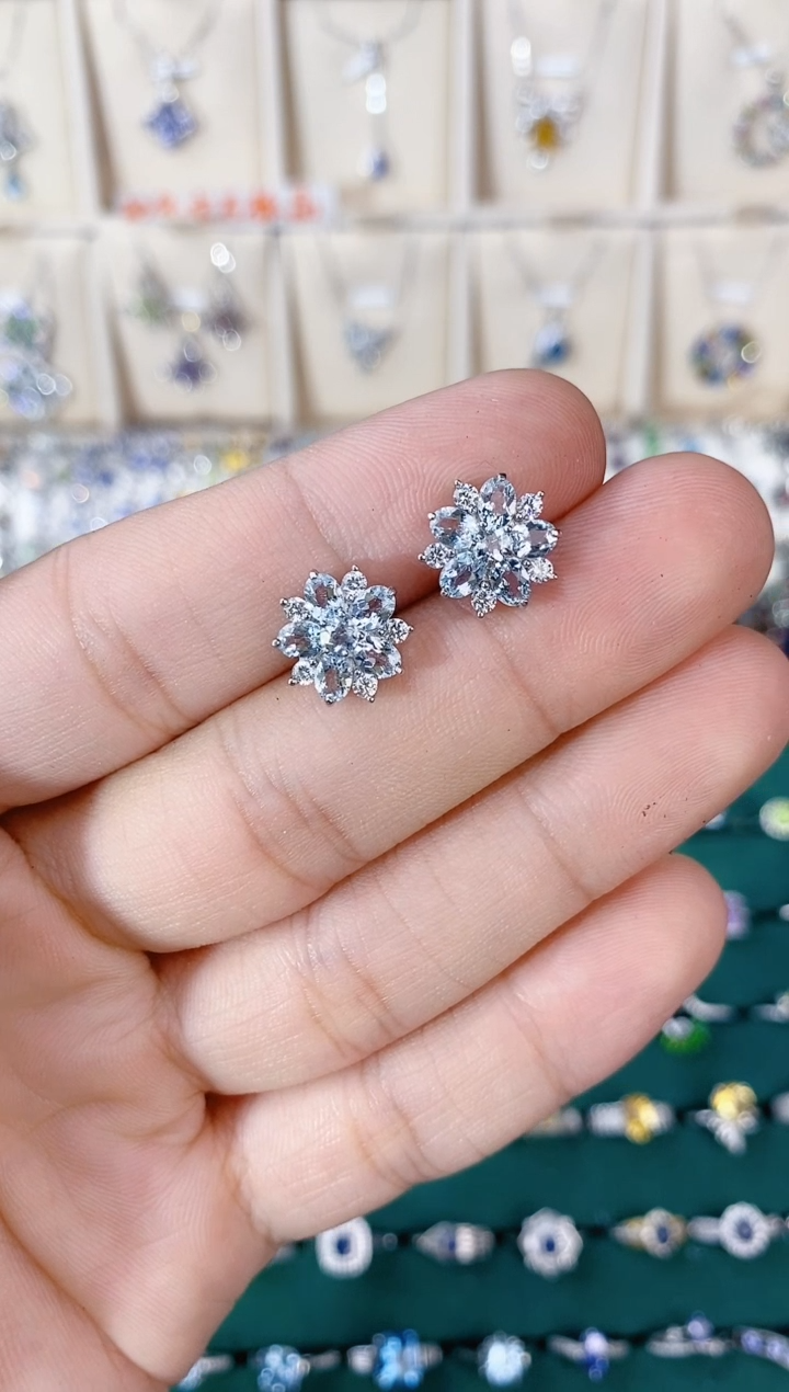 【闪购商品】海蓝宝石耳钉银S925镶嵌带证书