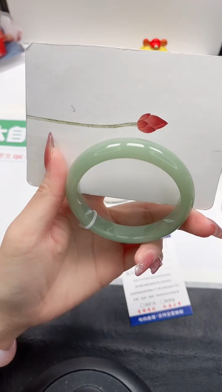 【闪购商品】石英质玉手镯未镶嵌357-58.4