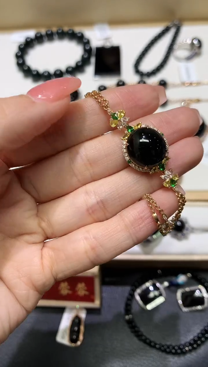 【闪购商品】翡翠吊坠(赠链)18K金镶嵌团购4