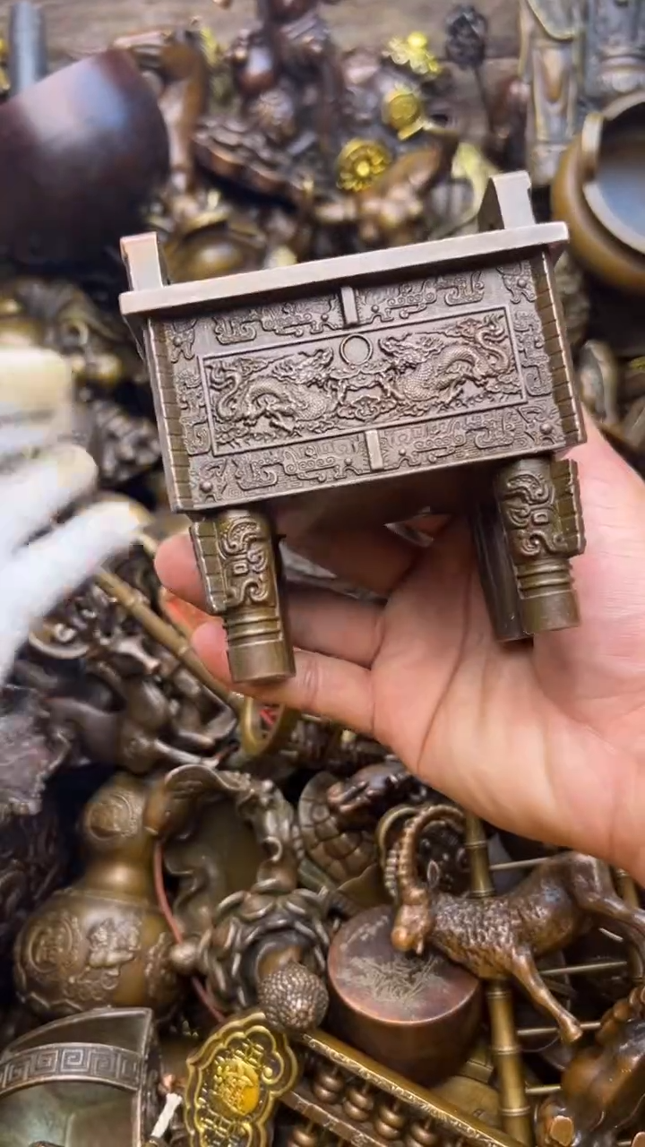 精美铜器，点击下单