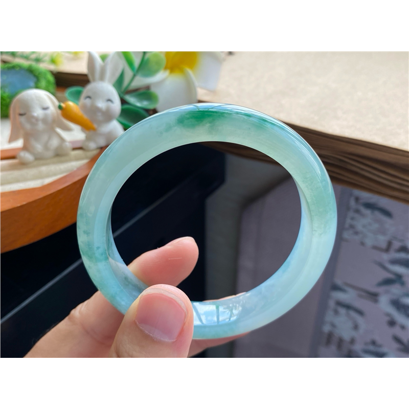 天然翡翠10.01批冰翠绿飘花镯8773号55.7-12.3-8.3 天然翡翠手镯