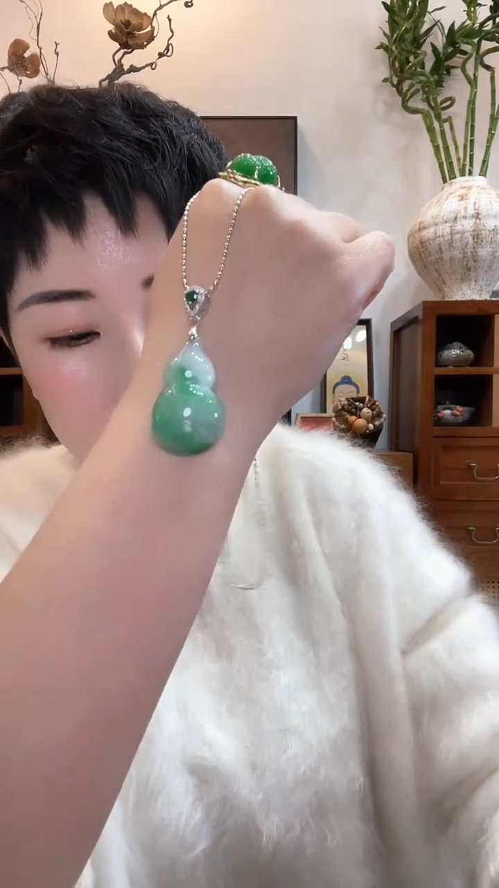 吊坠(赠链)未镶嵌翡翠487