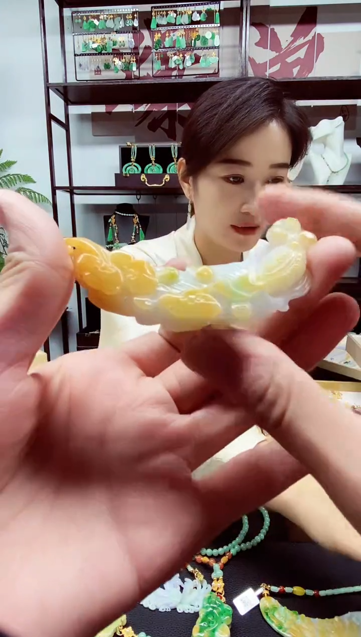 翡翠未镶嵌颈饰翡翠吊坠