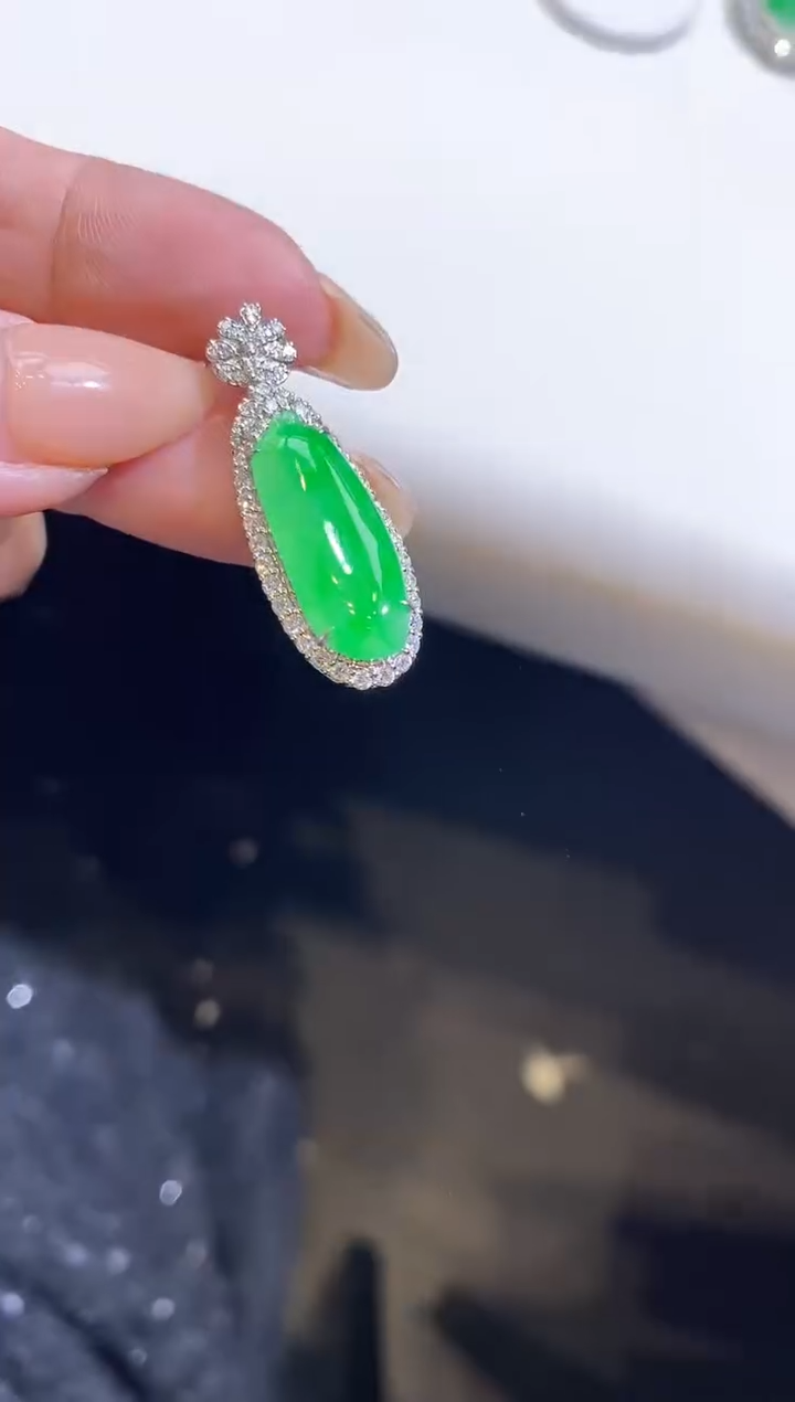 吊坠(不含链)18K金镶嵌翡翠福瓜