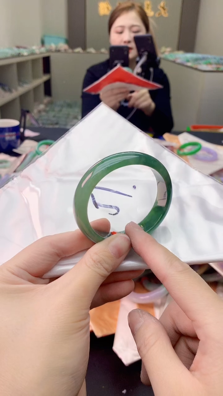 翡翠未镶嵌手镯0549007077