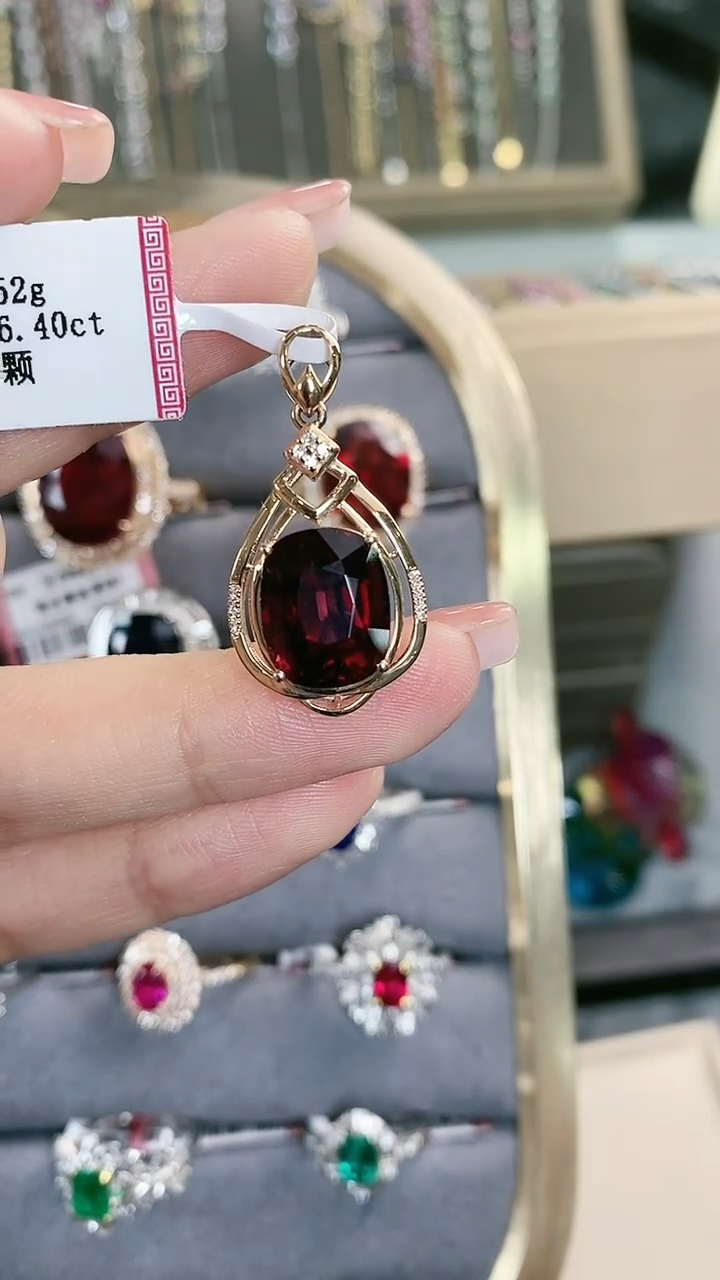 【闪购商品】碧玺吊坠18K金镶嵌18K金镶嵌碧玺吊坠