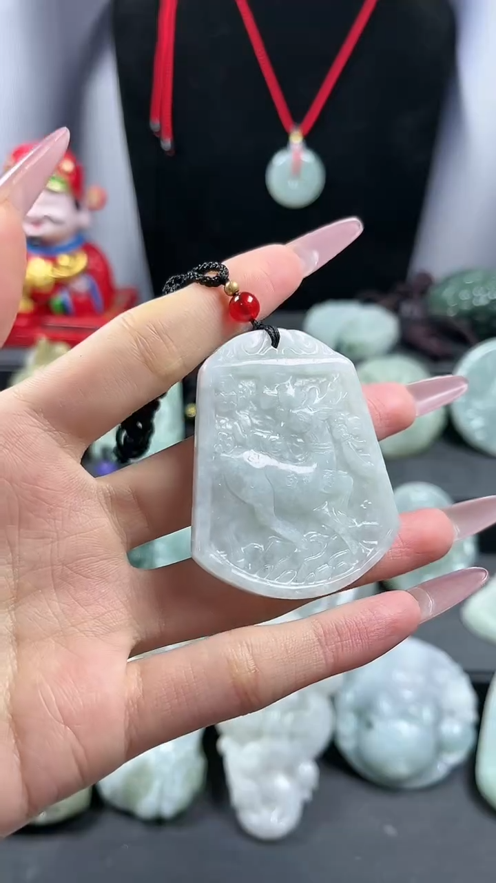 【闪购商品】翡翠颈饰未镶嵌小鹿