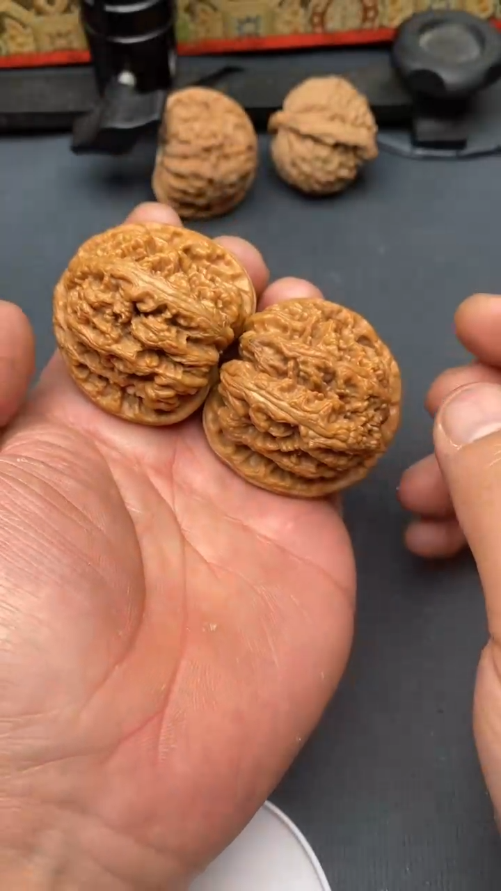 【闪购商品】文玩核桃把件粗筋46左右全品