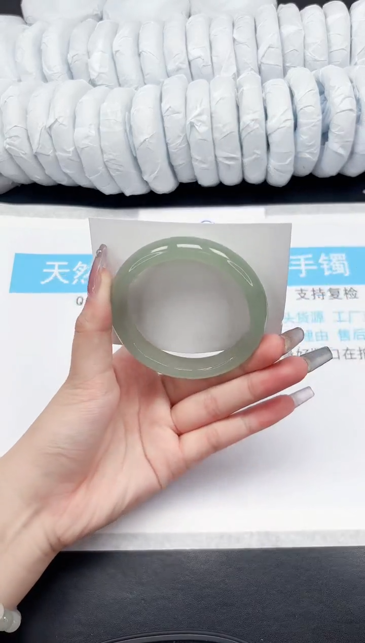 【闪购商品】石英质玉手镯未镶嵌141-56.6