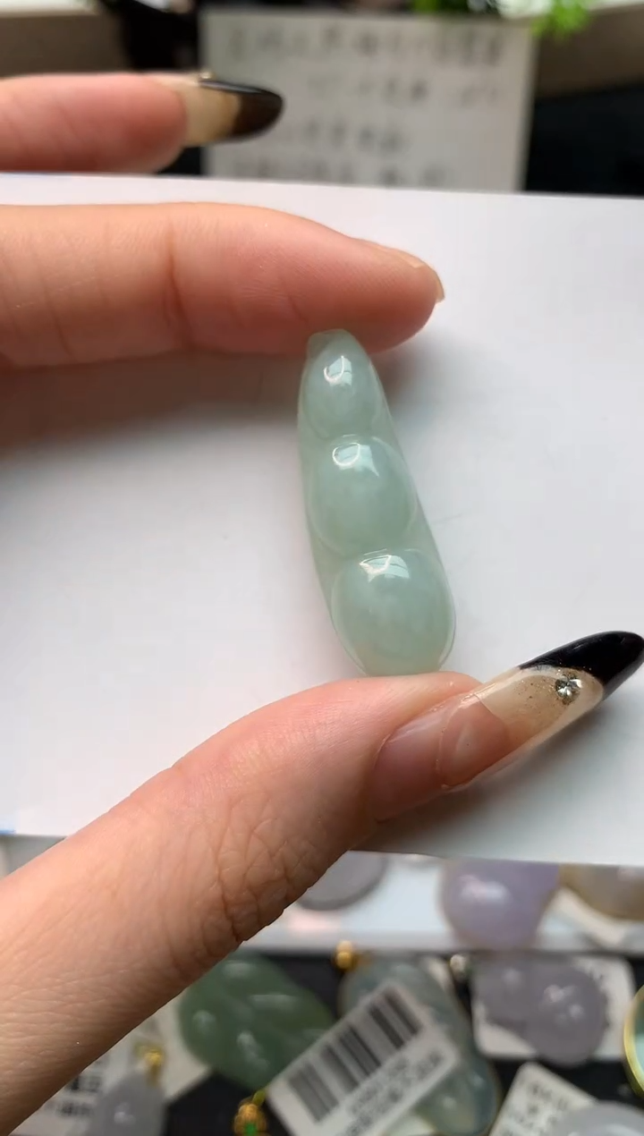 翡翠未镶嵌颈饰天然A货翡翠