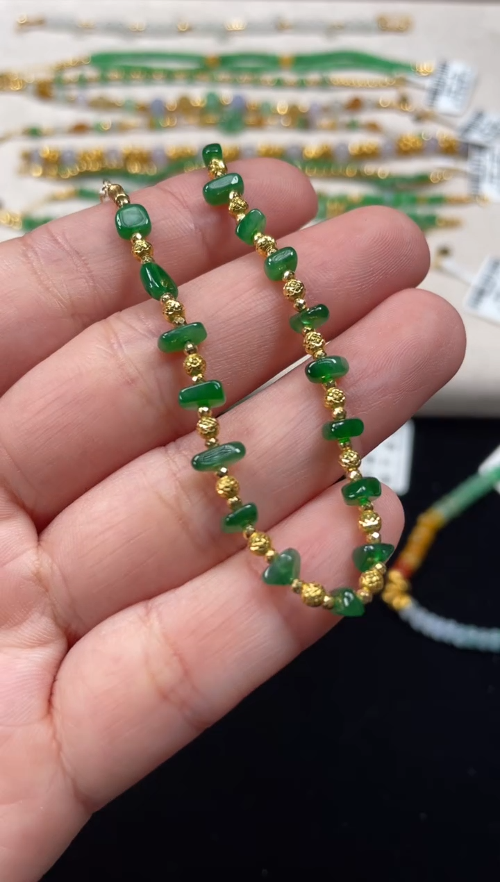 18K金镶嵌手链翡翠一条   P345