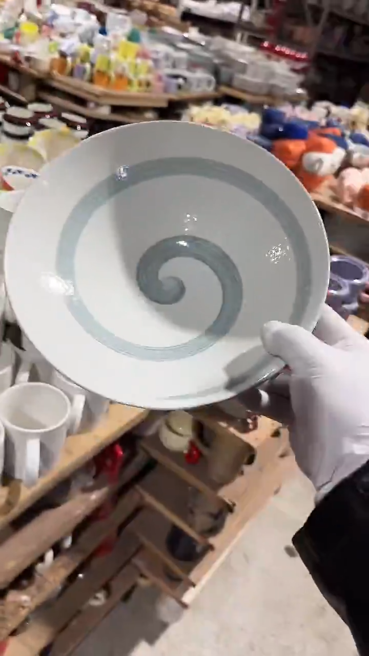 陶瓷9.5英寸斗笠碗微瑕 凑满20元包邮
