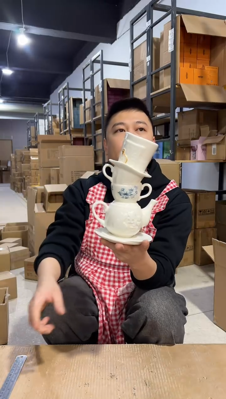 【闪购商品】杯陶瓷白色叠叠花瓶