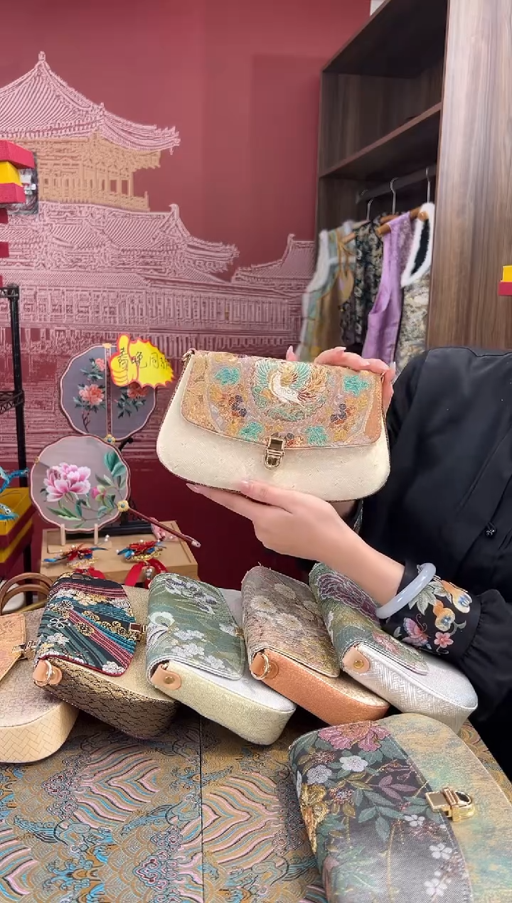 【闪购商品】刺绣非遗绒花（发饰）