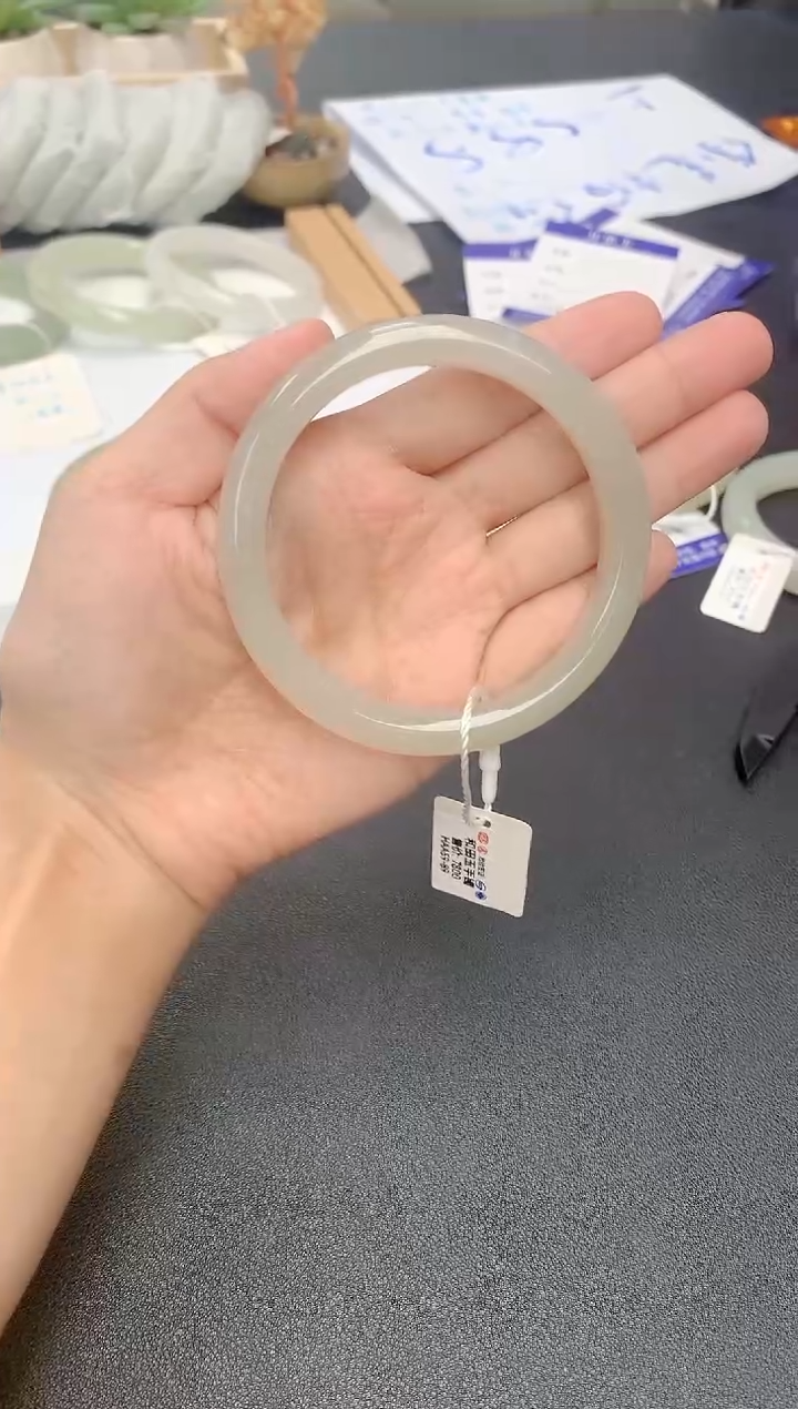 和田玉手镯未镶嵌89