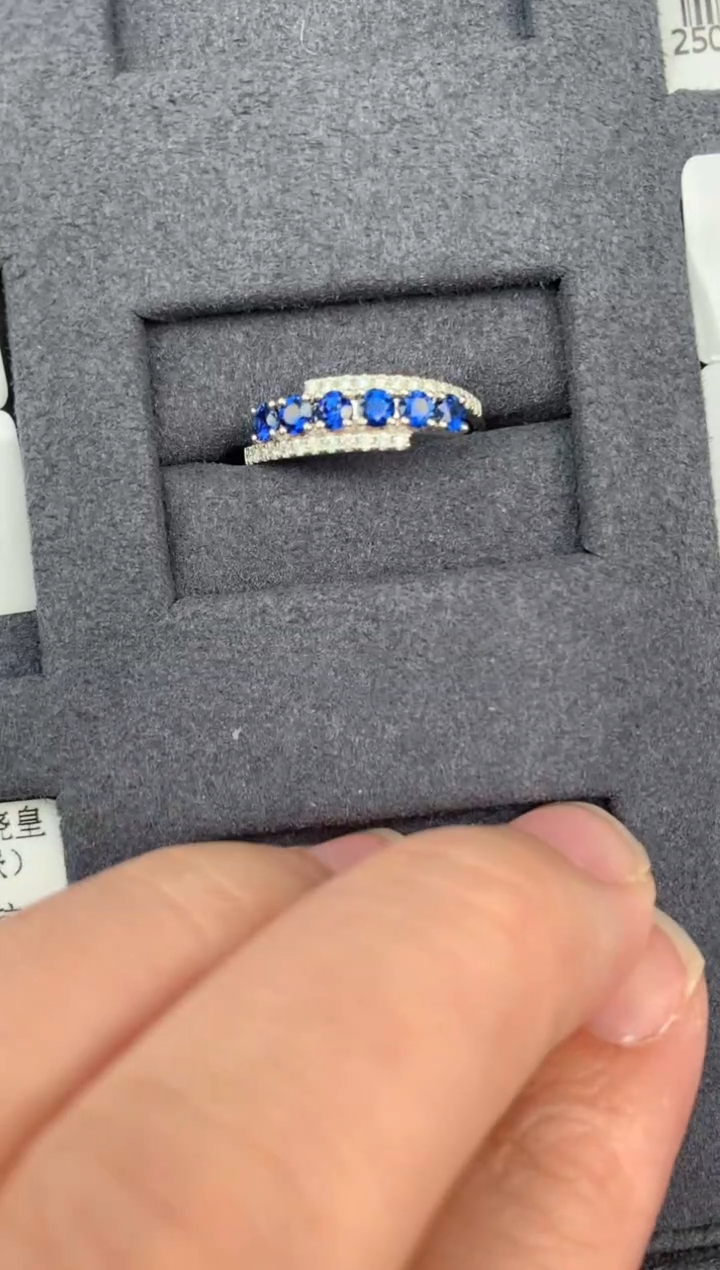 【闪购商品】蓝宝石戒指18K金镶嵌57分蓝宝石戒指