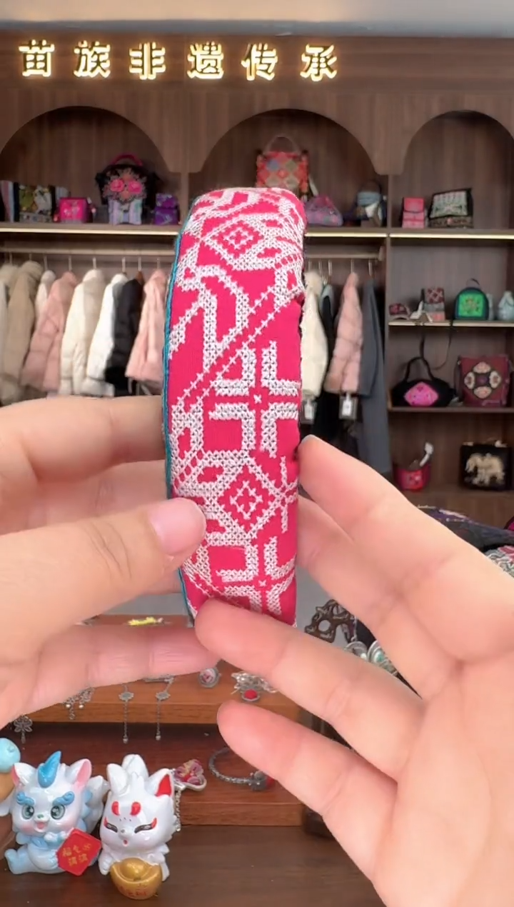 【闪购商品】织绣扶光苗绣传承L2