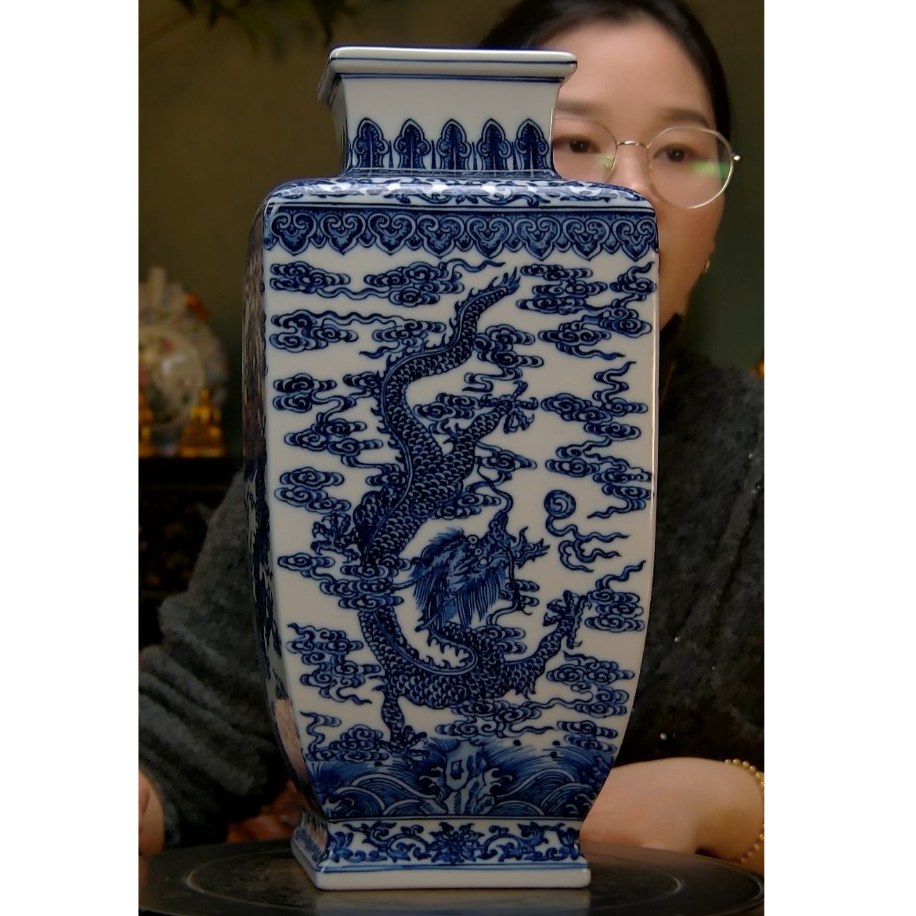 清  青花云龙纹四方赏瓶