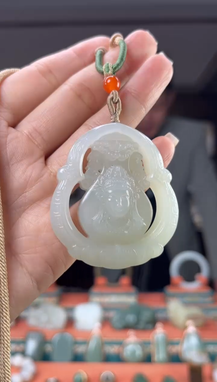 颈饰未镶嵌和田玉佩佩