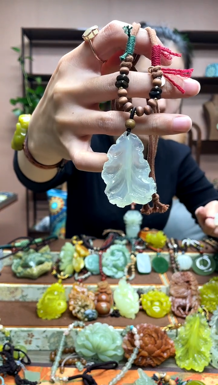 未镶嵌岫玉吊坠·