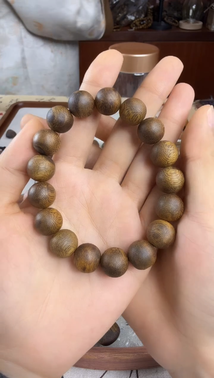 沉香手串铠*奇楠沉香卡1.3圆珠单圈手串一条