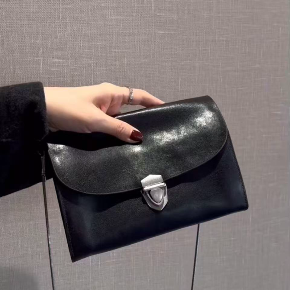 女包；942简约多层信封斜挎包