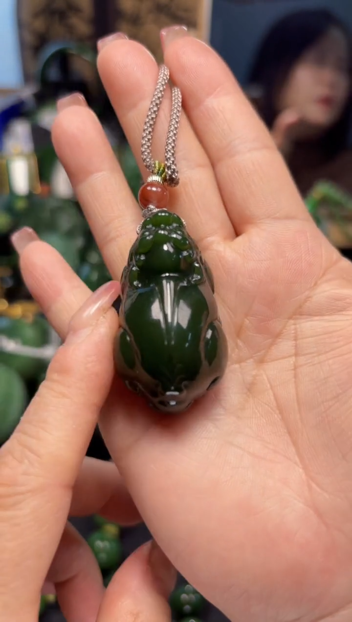 【闪购商品】和田玉（碧玉）吊坠(赠链)未镶嵌1