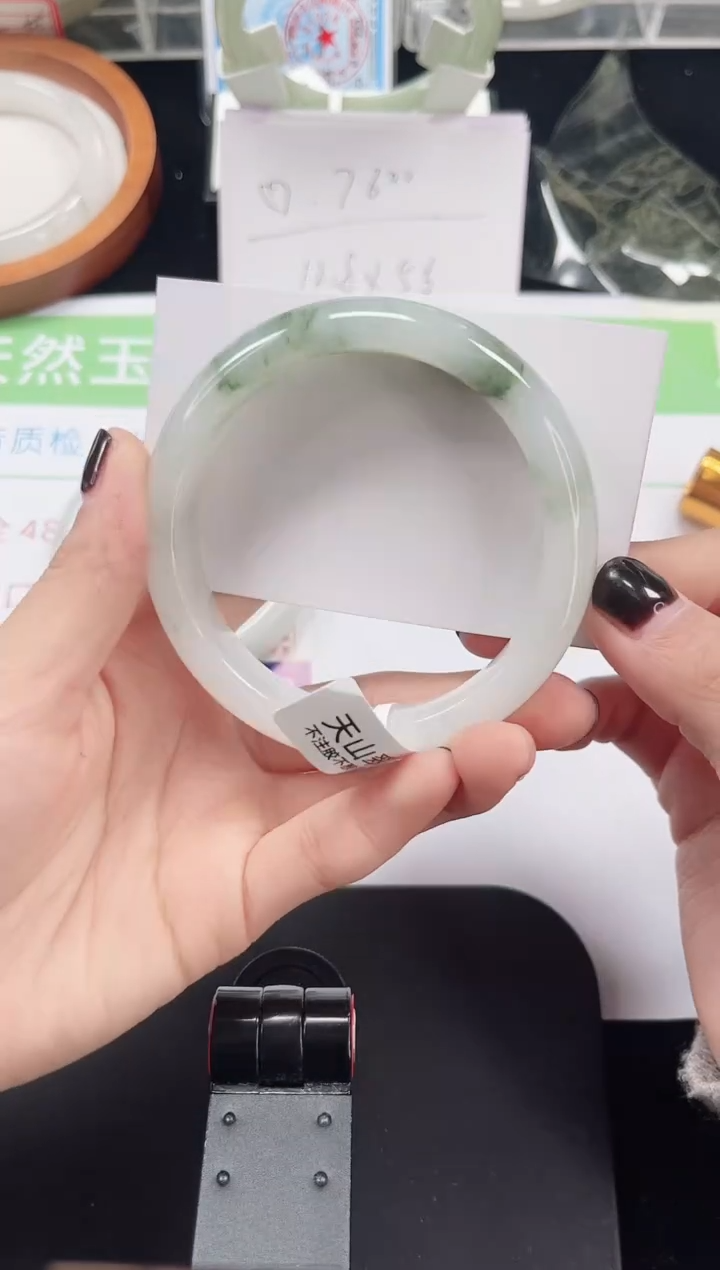 未镶嵌手镯石英质玉100-60/61