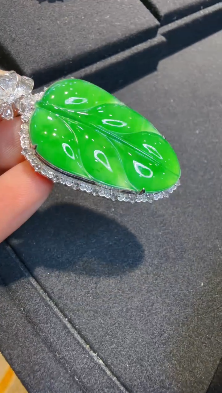 吊坠(不含链)18K金镶嵌翡翠多样性团购发一件