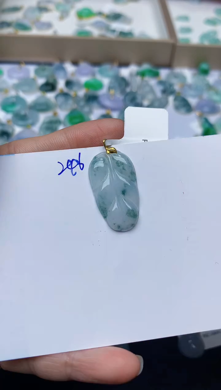 【闪购商品】翡翠颈饰18K金镶嵌天然翡翠A货    