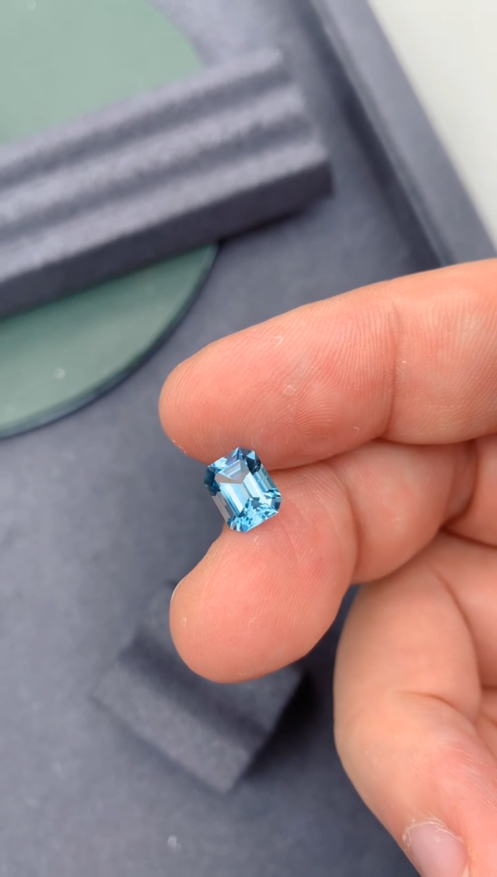 【闪购商品】海蓝宝石裸石未镶嵌1.5ct海蓝宝