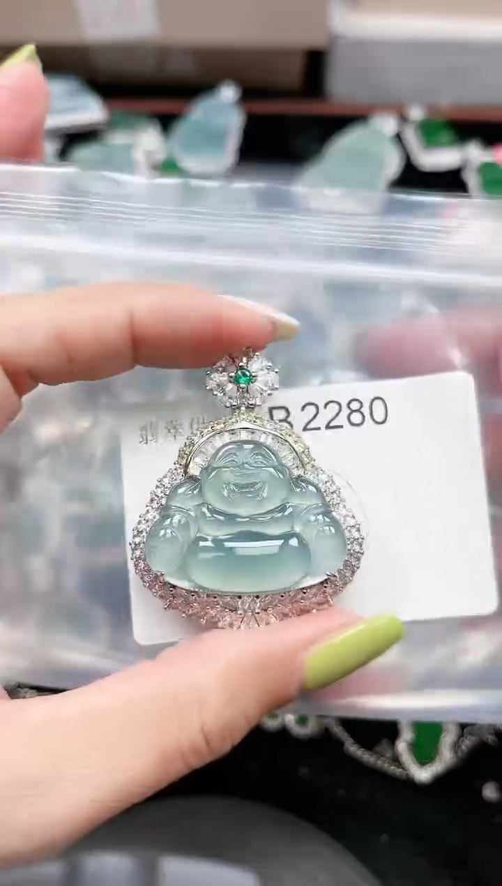 【闪购商品】翡翠颈饰未镶嵌2280赠皮绳