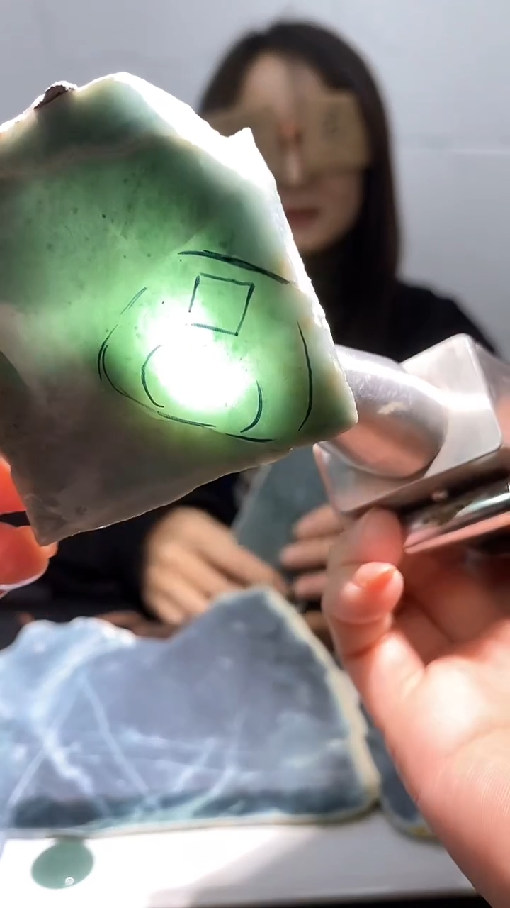 【闪购商品】翡翠挂件未镶嵌天然翡翠A货原料