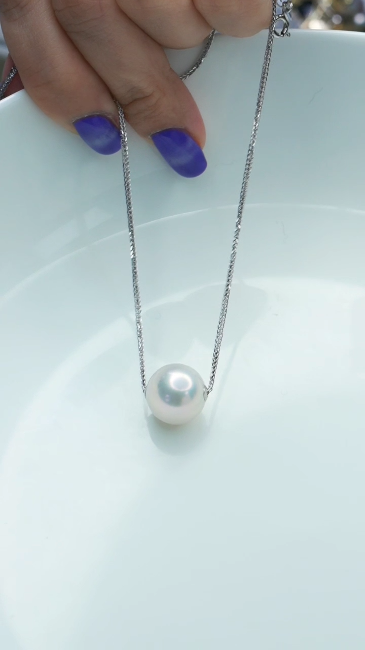 【闪购商品】淡水珍珠吊坠(赠链)18K金镶嵌路路通