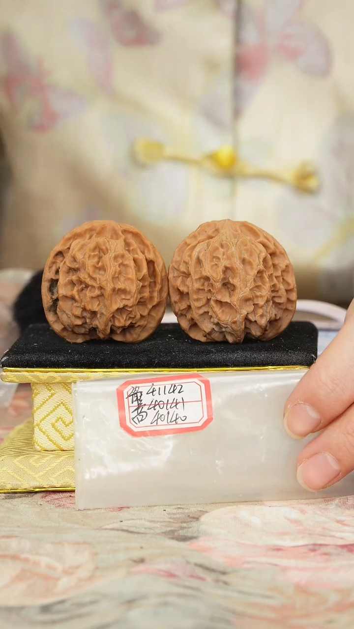 【闪购商品】文玩核桃把件苹果园