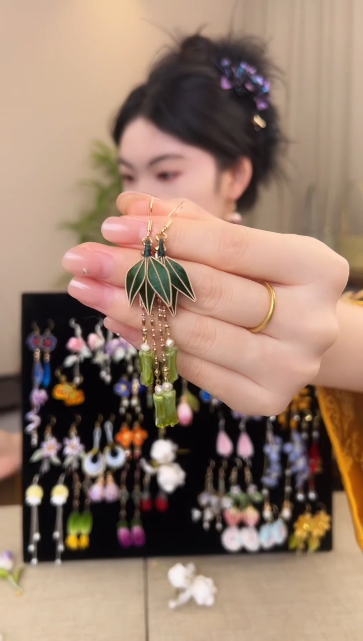 刺绣掐丝竹叶耳环