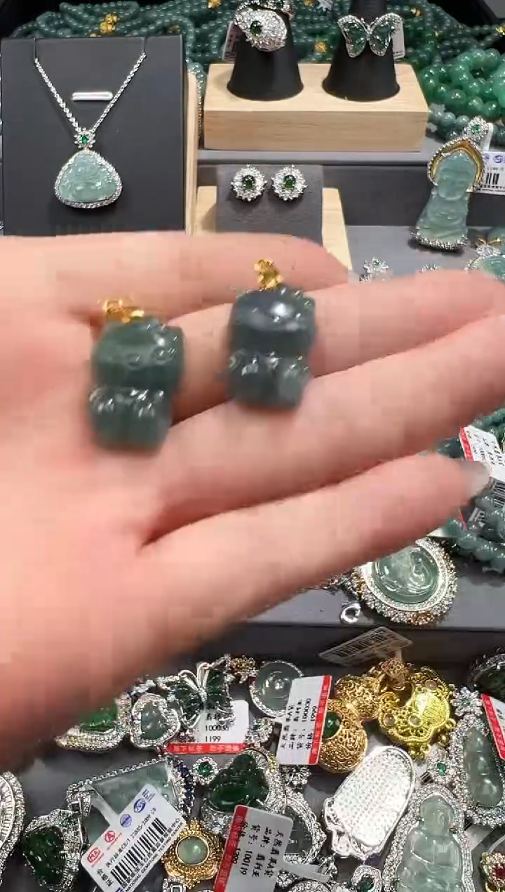 【闪购商品】翡翠吊坠(赠链)未镶嵌翡翠A货源头工厂带证书发