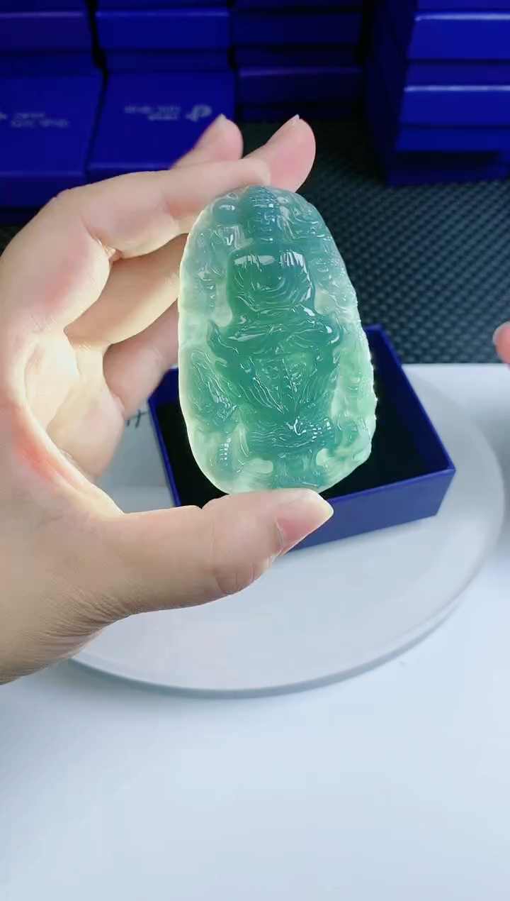 翡翠未镶嵌颈饰