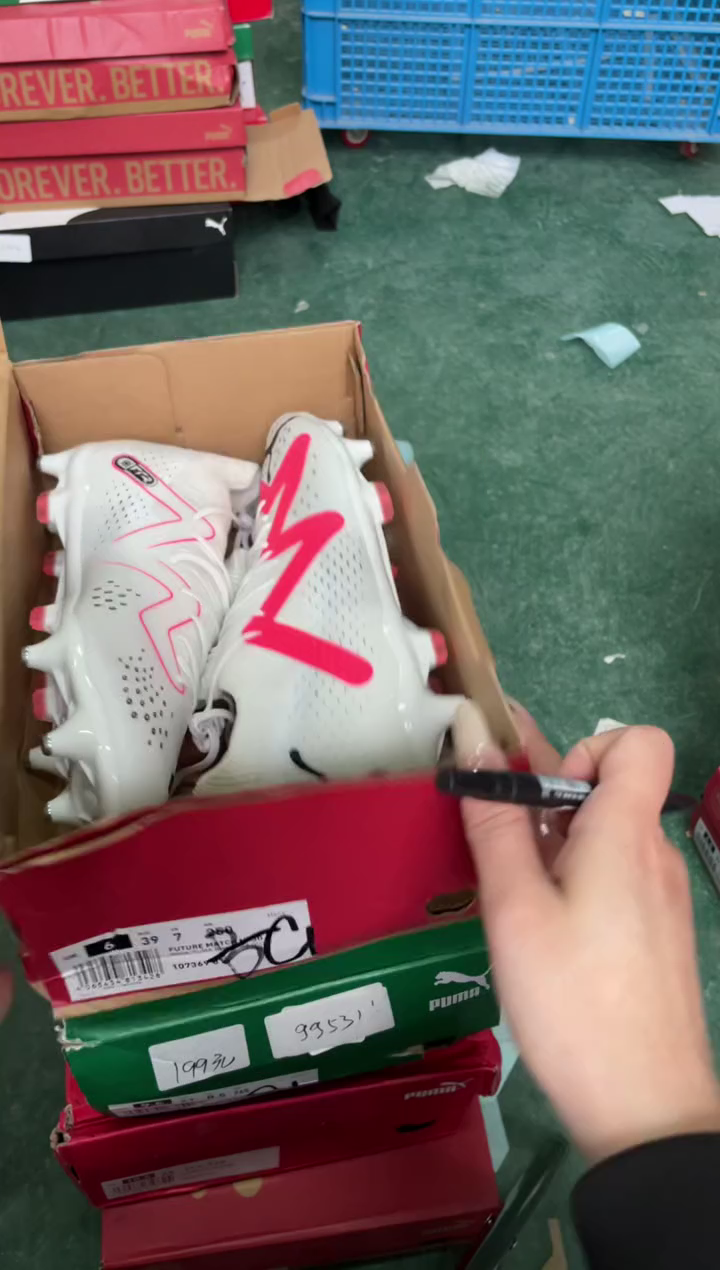 彪马时尚休闲运动鞋39M  JJ41