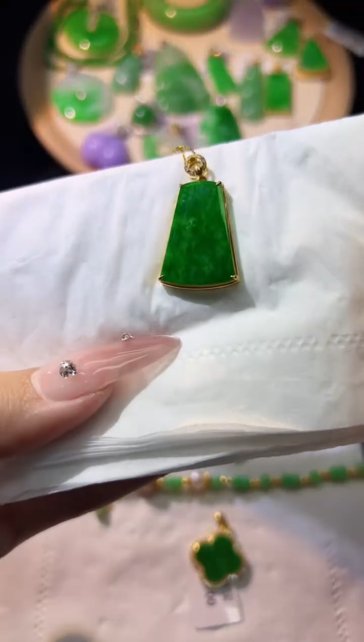 【闪购商品】翡翠颈饰18K金镶嵌Y缅料A货/支持复检/一件