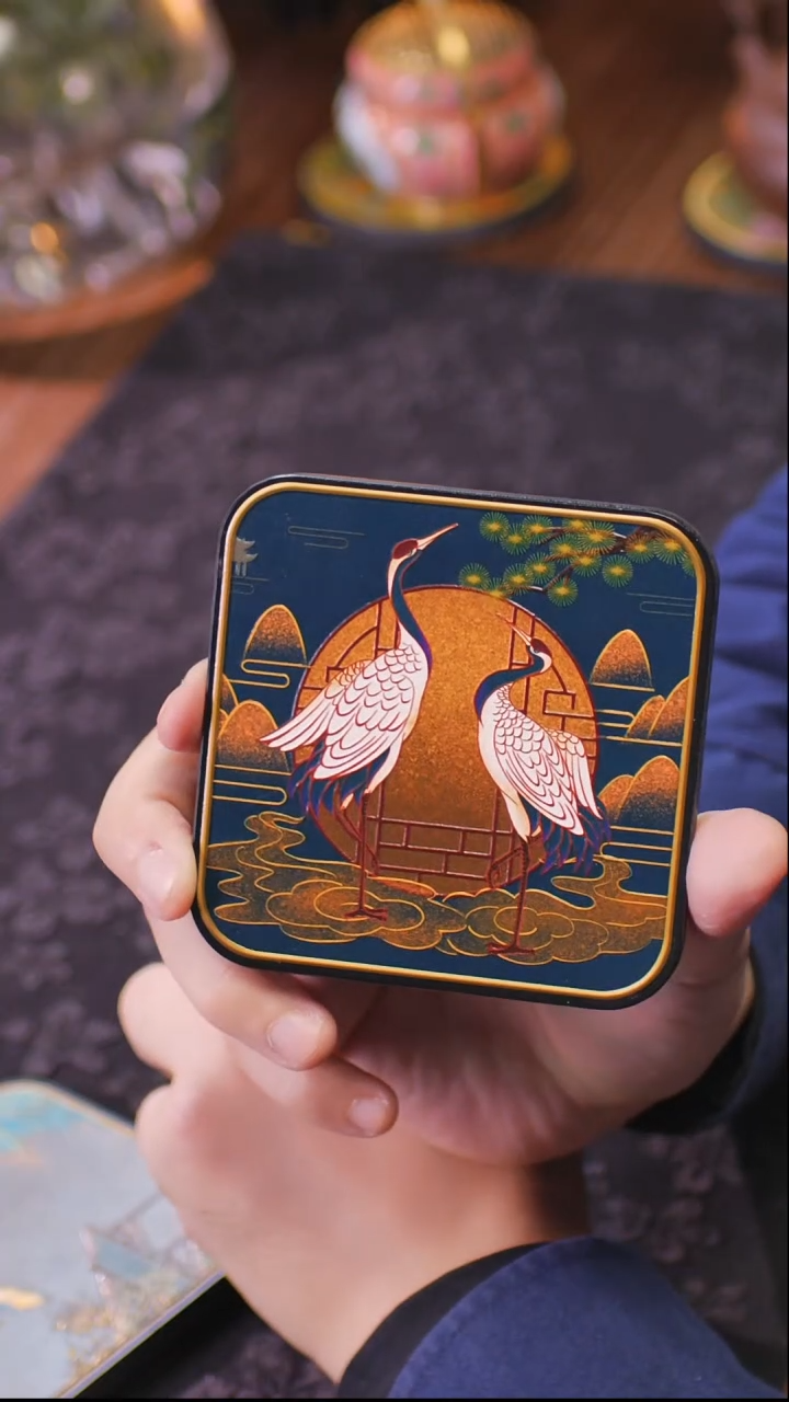 壹藏贰宝立鹤图案杯垫一片