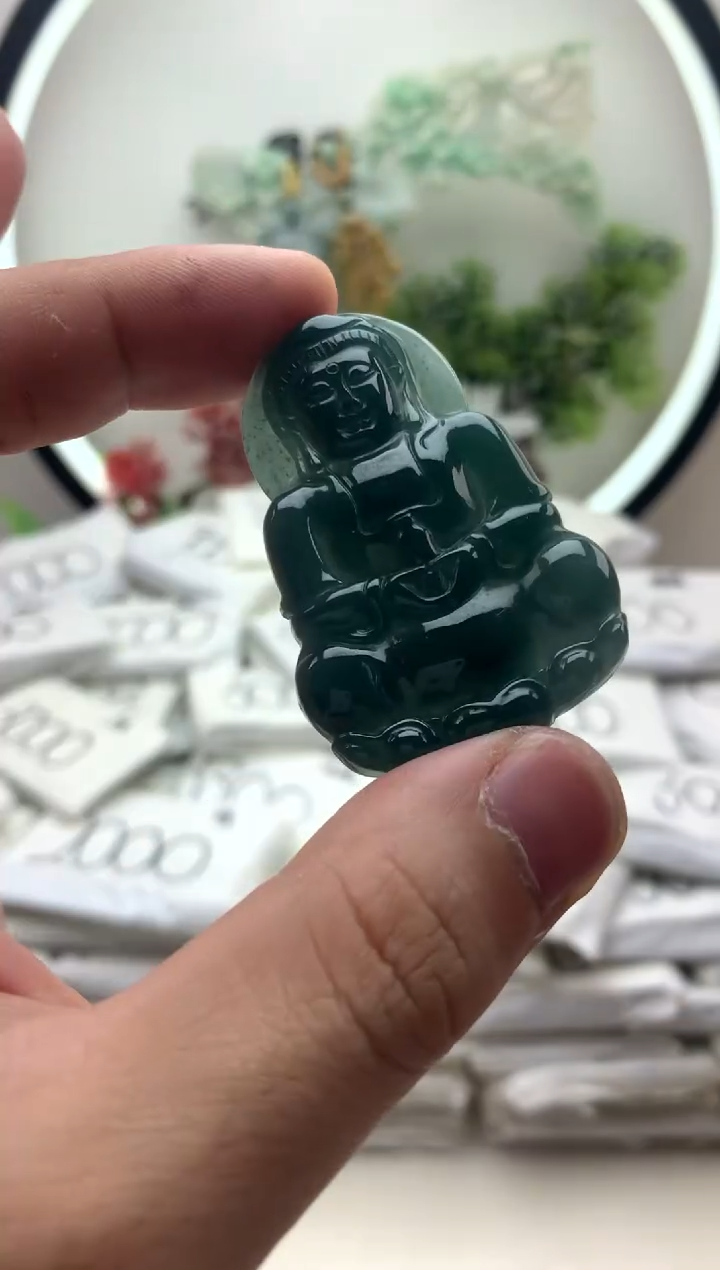 颈饰未镶嵌翡翠观音