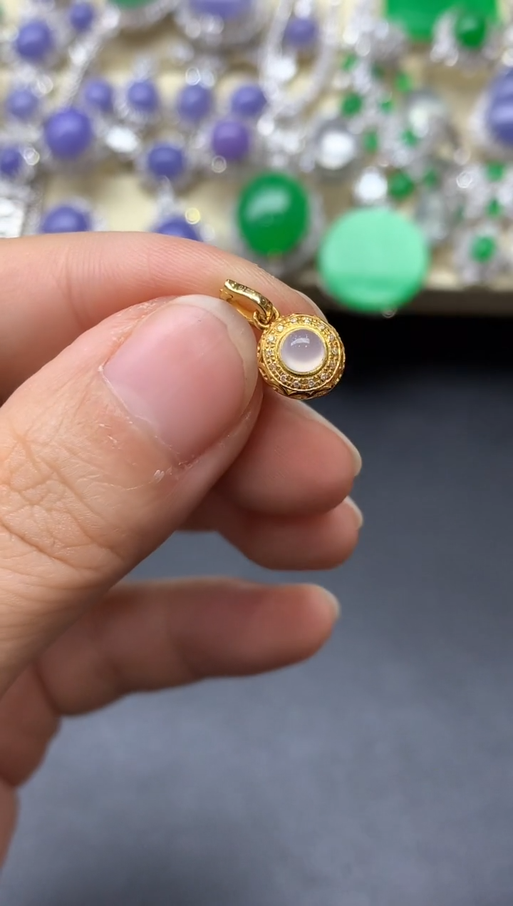 颈饰18K金镶嵌翡翠227-中国好珍宝