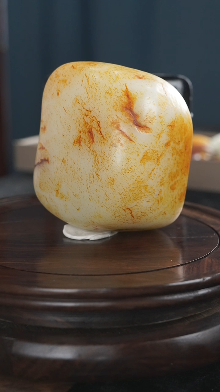 颈饰未镶嵌和田玉金**养和田玉原石