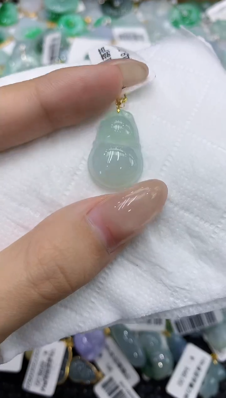 翡翠18K金镶嵌颈饰111111111111