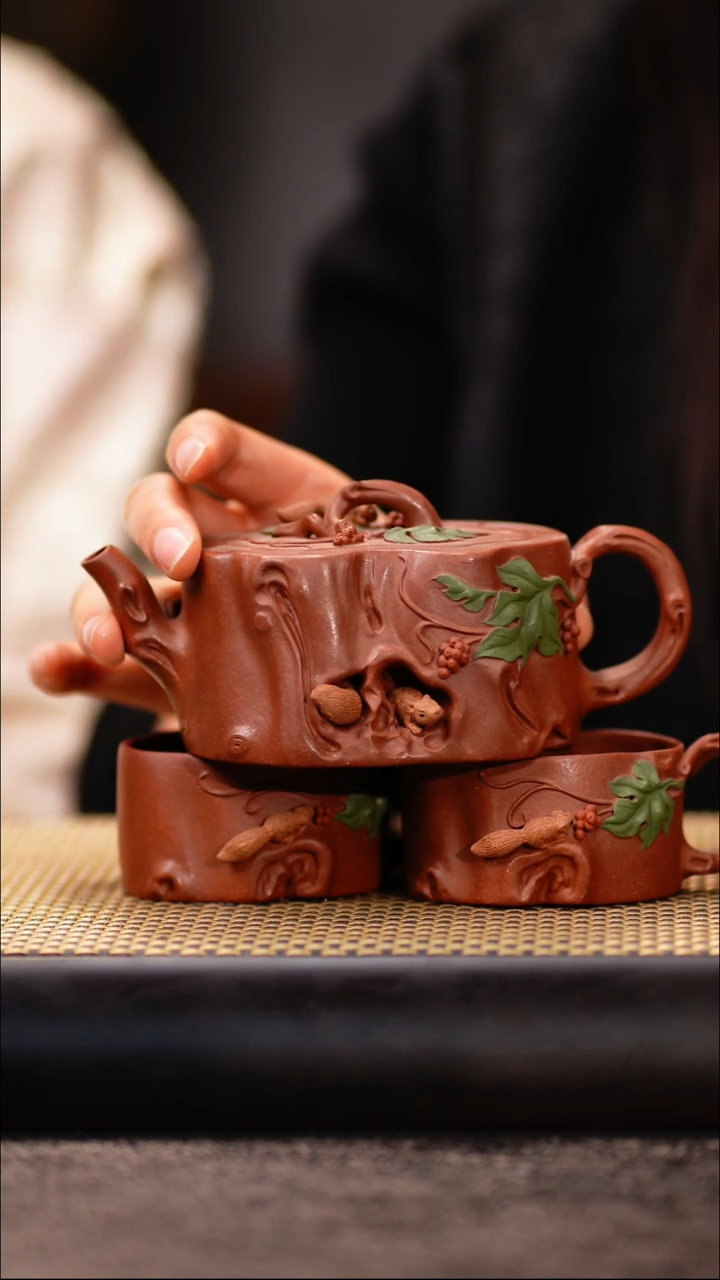 WXT75底槽清松鼠葡萄树桩（一壶两杯）